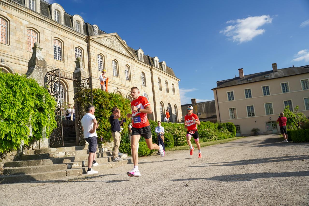 😍 5️⃣5️⃣0️⃣ partants pour ce 1er Running Babybel... Merci ! 
Quelle ambiance de folie dans les rues de la Ville d'Évron. 🏃

Les résultats sont en ligne sur notre site internet 😇

📷 @simon.courteille 

𝐈𝐧𝐟𝐨𝐫𝐦𝐚𝐭𝐢𝐨𝐧𝐬 & 𝐢𝐧𝐬𝐜𝐫𝐢𝐩𝐭𝐢𝐨𝐧𝐬 ⤵️
✍️ https://cyclosportive-babybel.fr

#CyclosportiveBabybel #BBL #CycloBBL #Babybel #Mayenne #Evron #Cyclo #Gravel #Cyclosport #LaurentJalabert #Cycling #ekoi #ekoicycling #ekoiracing