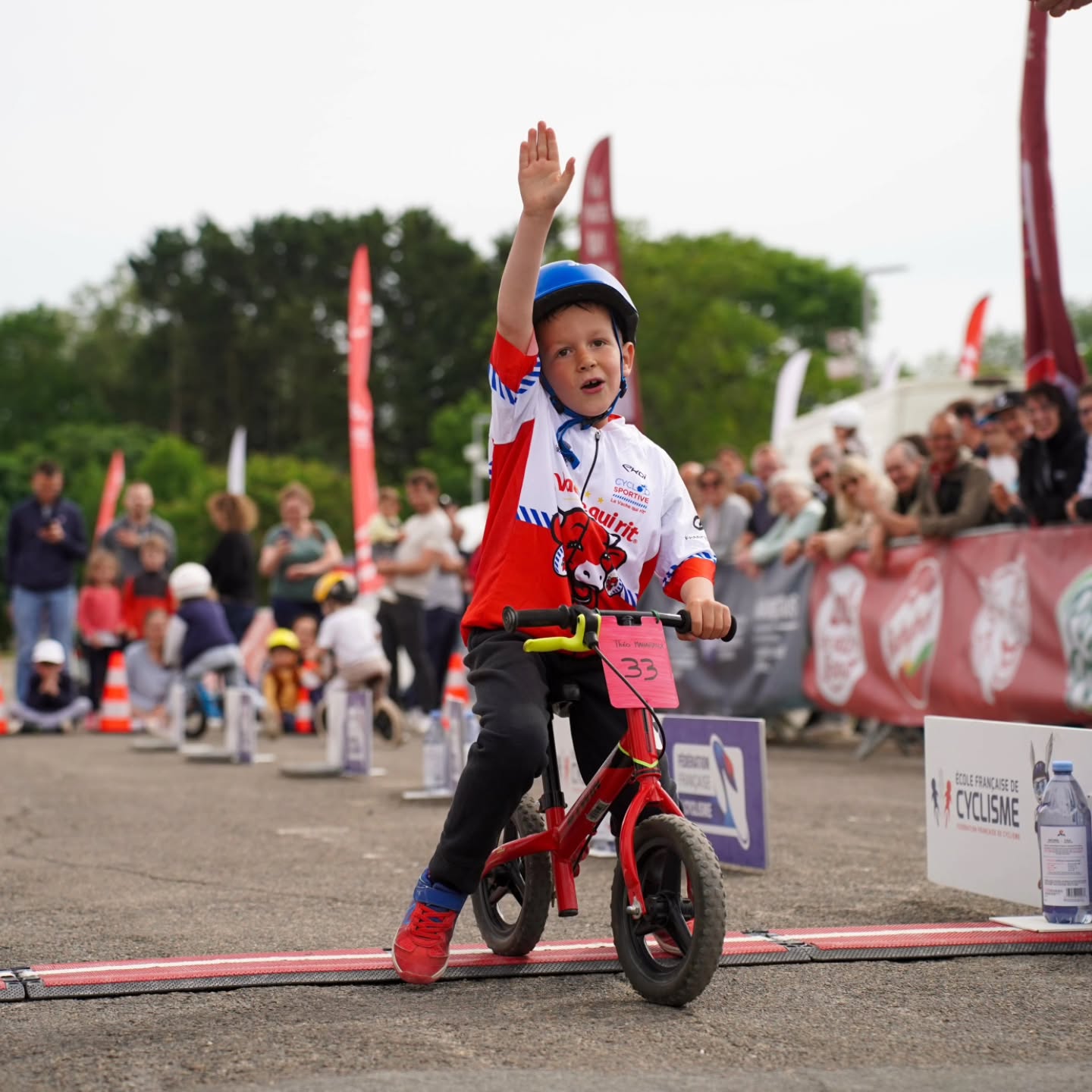 🍼 Apprentis champions 😍

📸 @simon.courteille

𝐈𝐧𝐟𝐨𝐫𝐦𝐚𝐭𝐢𝐨𝐧𝐬 & 𝐢𝐧𝐬𝐜𝐫𝐢𝐩𝐭𝐢𝐨𝐧𝐬 ⤵️
✍️ https://cyclosportive-babybel.fr

#CyclosportiveBabybel #BBL #CycloBBL #Babybel #Mayenne